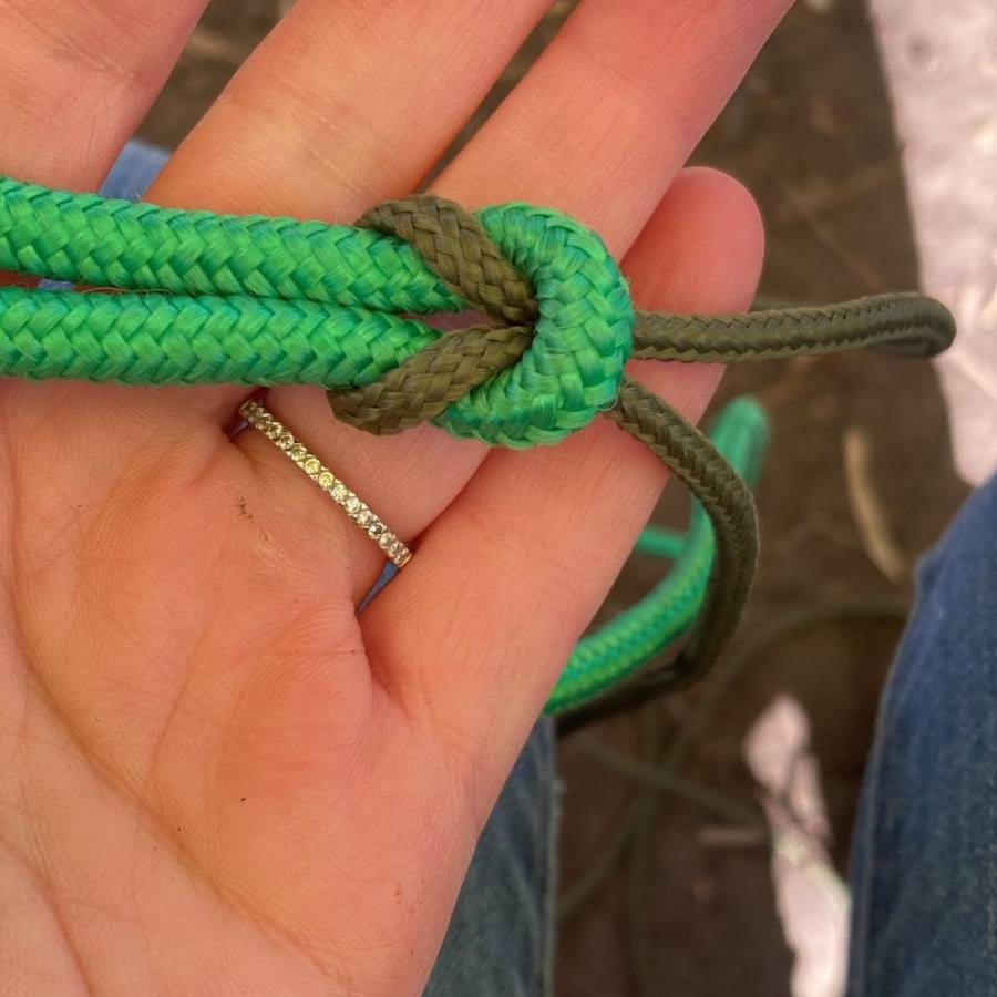 Knot race relays