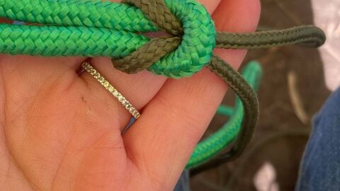 Knot race relays