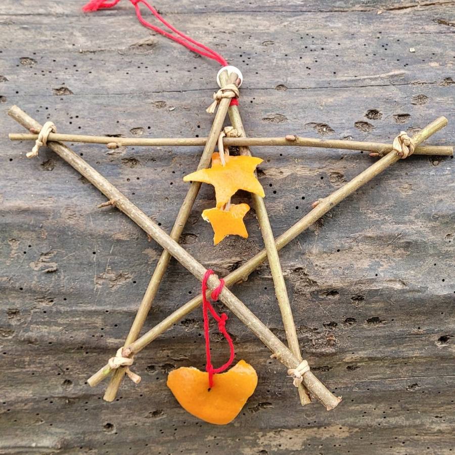 Stick stars and cinnamon bundles