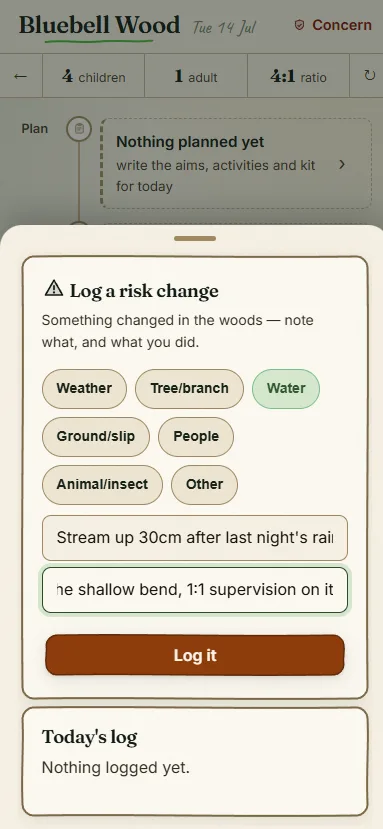 Logging a risk change in the field: tap the hazard, say what changed and what you did — keeping the stream play with 1:1 supervision.